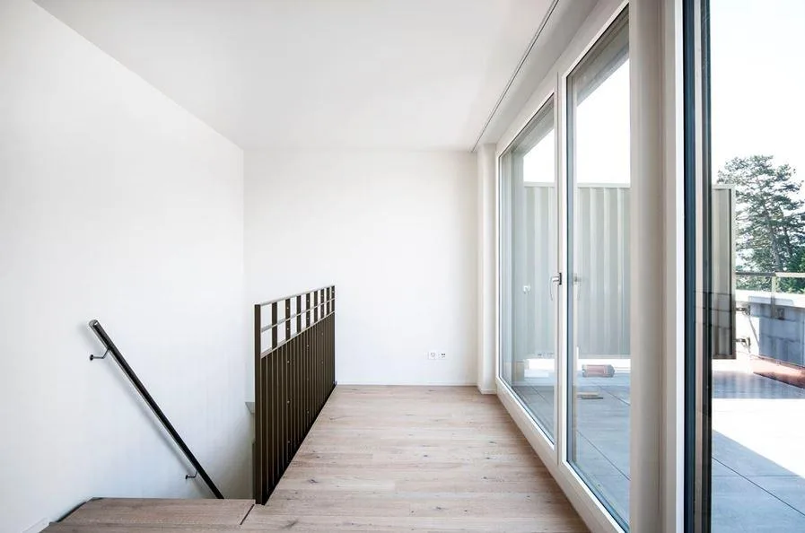 Maisonette spaziosa di 3½ locali con terrazza e vista lago – foto 2 di 6