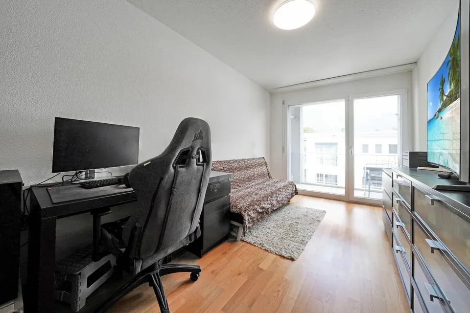Modernes 5.5-Zimmer-Eck-Reihenhaus mit Wärmepumpe & Solaranlage – Foto 12 von 13