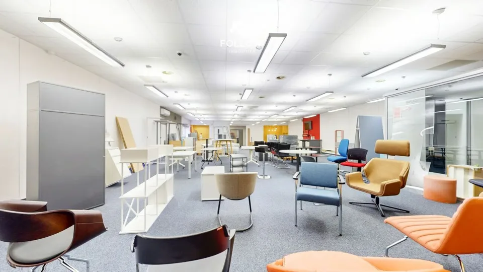 Vielseitig nutzbare Gewerbefläche im Zentrum von Lengnau - mit flexiblem Raumkonzept – Foto 12 von 24