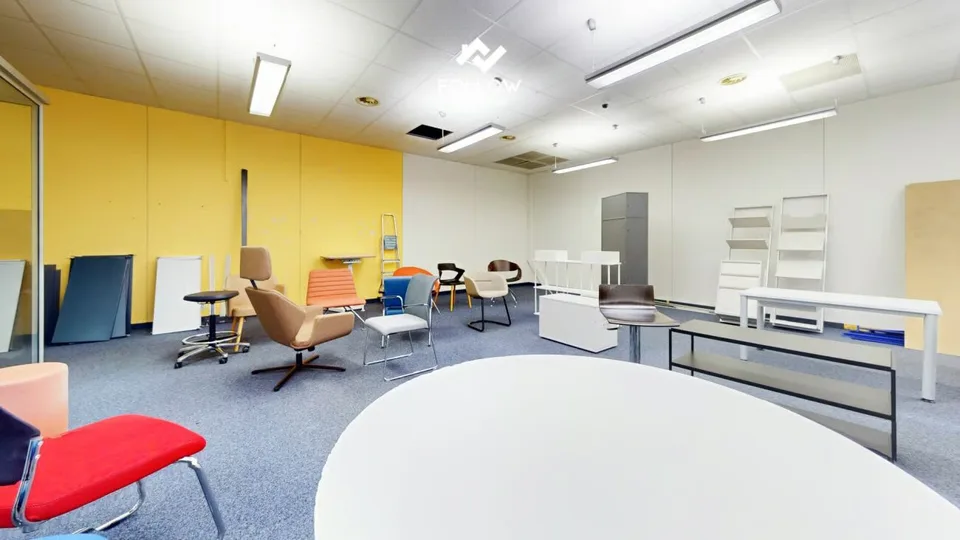 Vielseitig nutzbare Gewerbefläche im Zentrum von Lengnau - mit flexiblem Raumkonzept – Foto 15 von 24