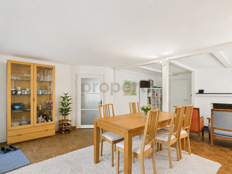 Charmante 6.5-Zimmer-Detached-House mit Bergsicht, Freudwil