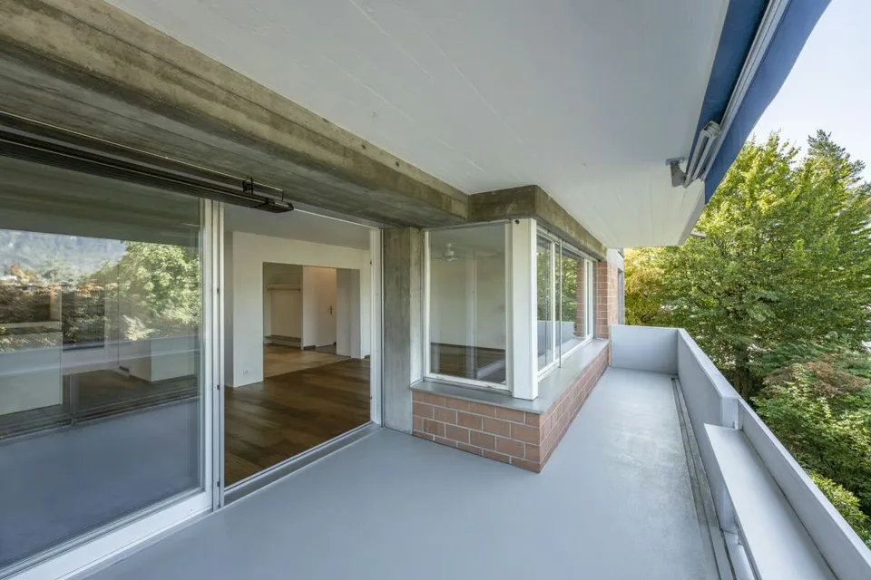 Sonnige 3.5-Zimmer-Wohnung mit Bergsicht & Garagenplatz – Foto 6 von 11