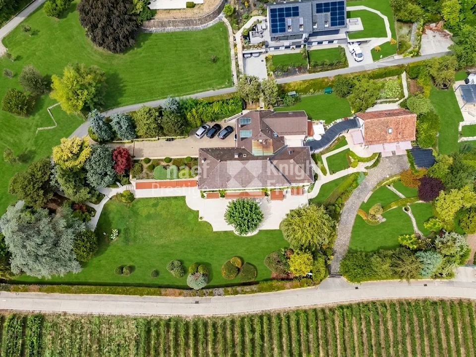 21.5 Zimmer Einfamilienhaus in Bursins – Foto 1 von 1