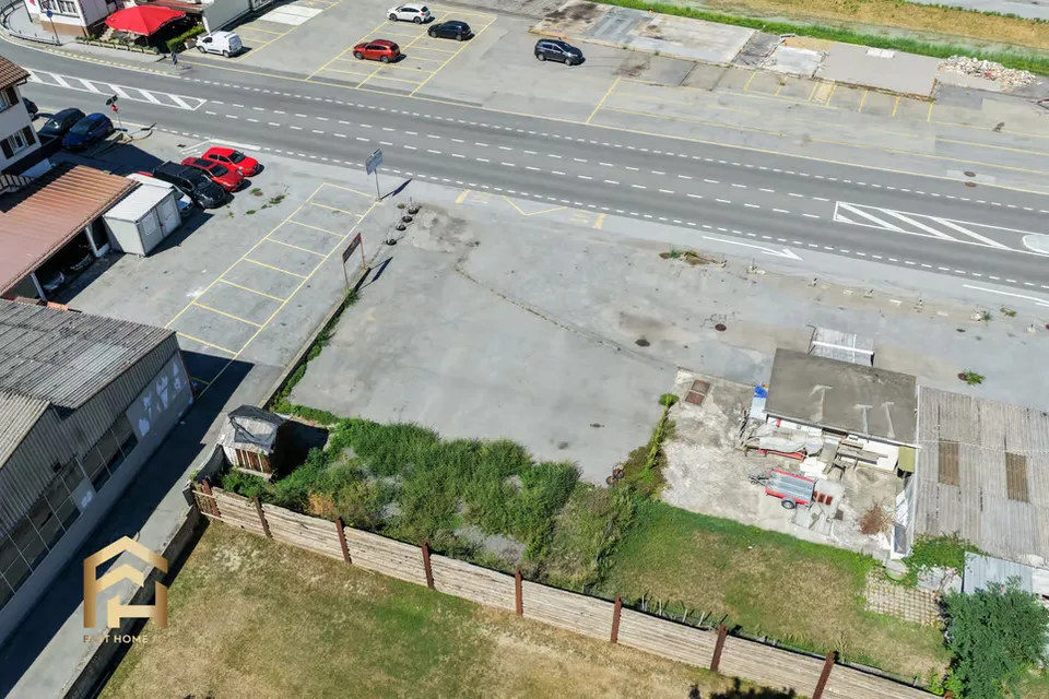 Grosser Gewerbeplatz im Freien an der Kantonsstrasse – Foto 5 von 5