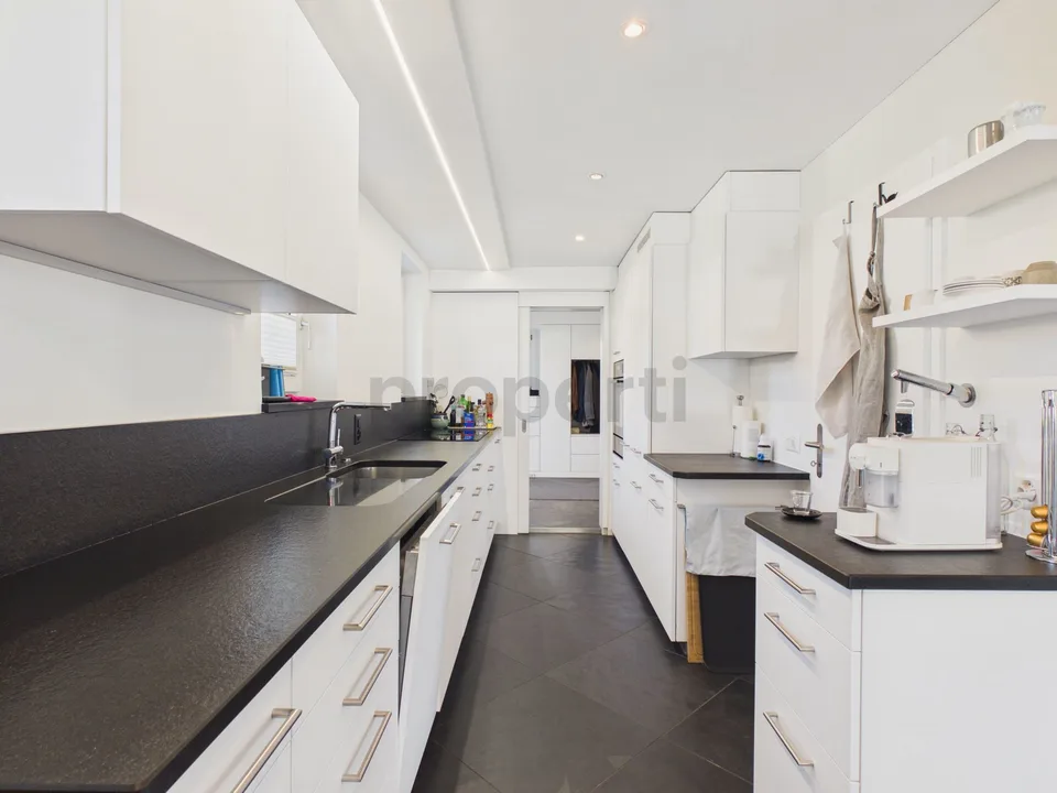 Family-friendly home with plenty of space, garden, and numerous extras