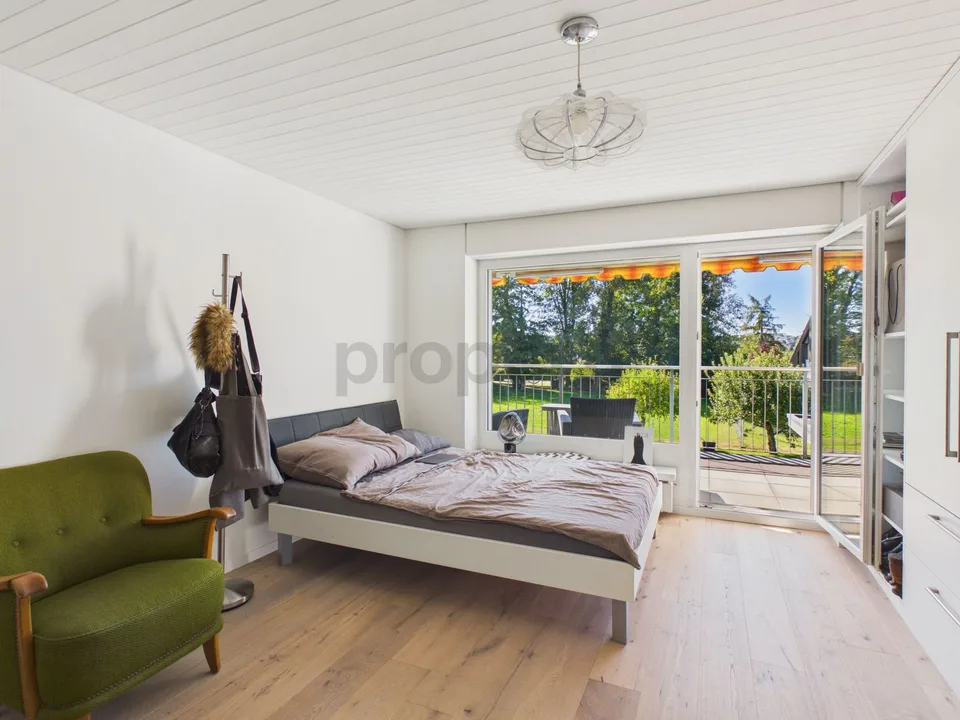 Family-friendly home with plenty of space, garden, and numerous extras