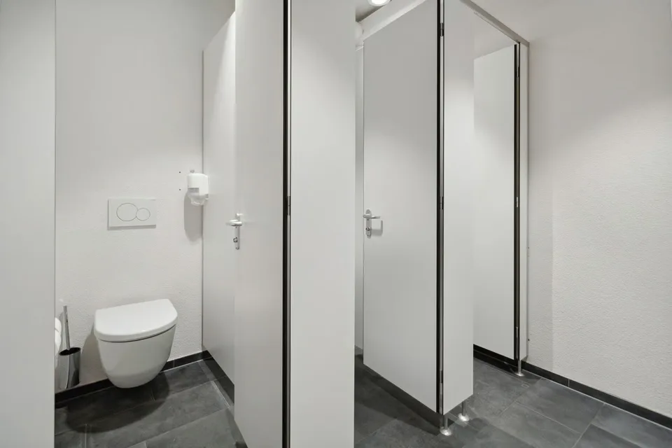 Helle und sanierte Büroräumlichkeiten, 1. Monatsmiete gratis! – Foto 5 von 7