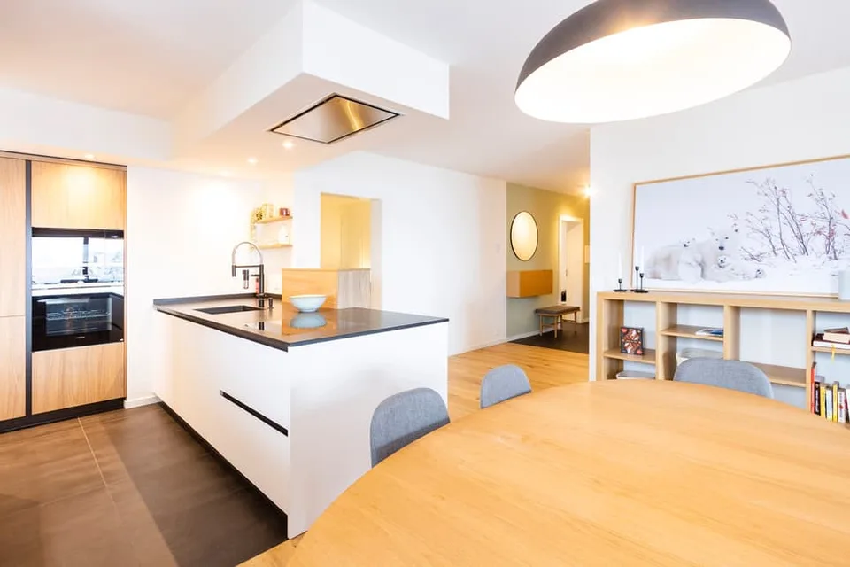 FULLY RENOVATED APARTMENT FOR WEEKLY RENTAL