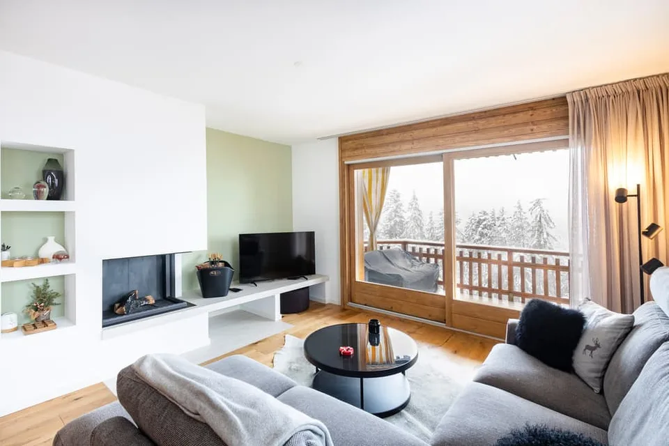 FULLY RENOVATED APARTMENT FOR WEEKLY RENTAL