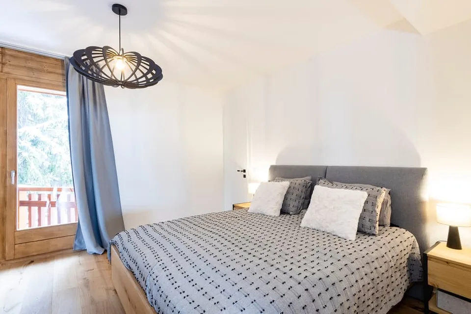 FULLY RENOVATED APARTMENT FOR WEEKLY RENTAL