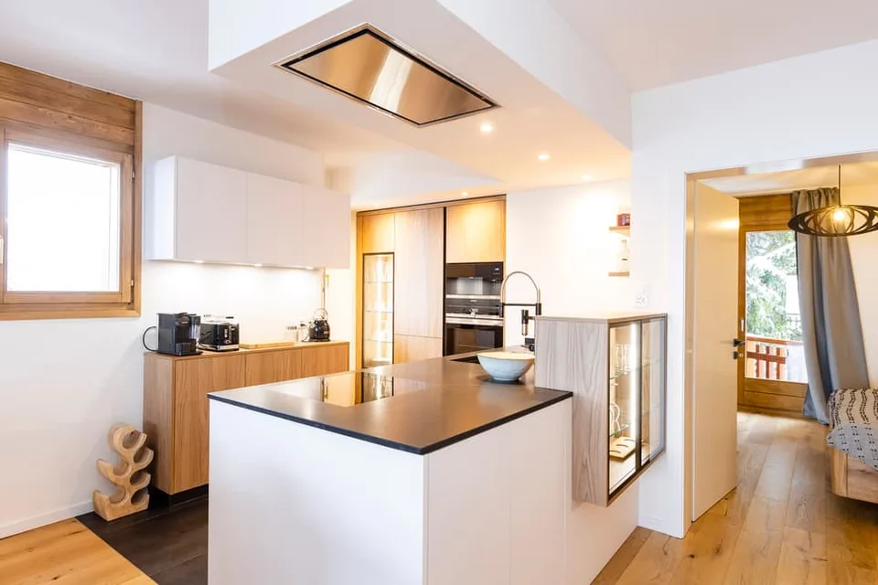 FULLY RENOVATED APARTMENT FOR WEEKLY RENTAL