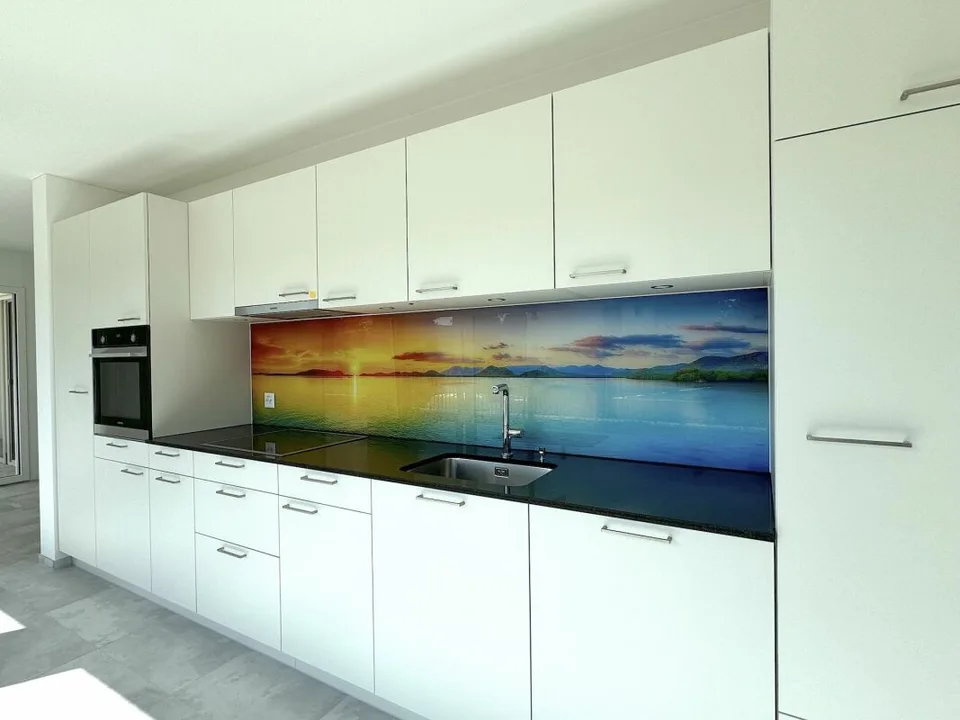 APPARTEMENT SPACIEUX AU REZ-DE-CHAUSSÉE AVEC COIN SALON COUVERT