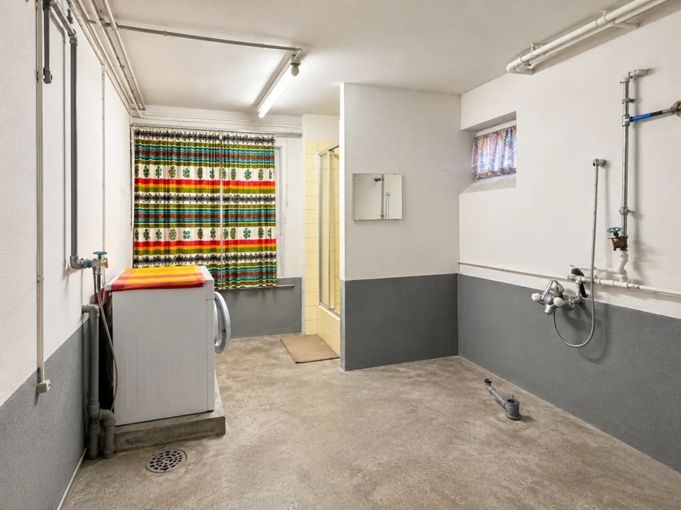 Maison multifamiliale avec potentiel de développement dans un emplacement central à Degersheim – photo 9 sur 12