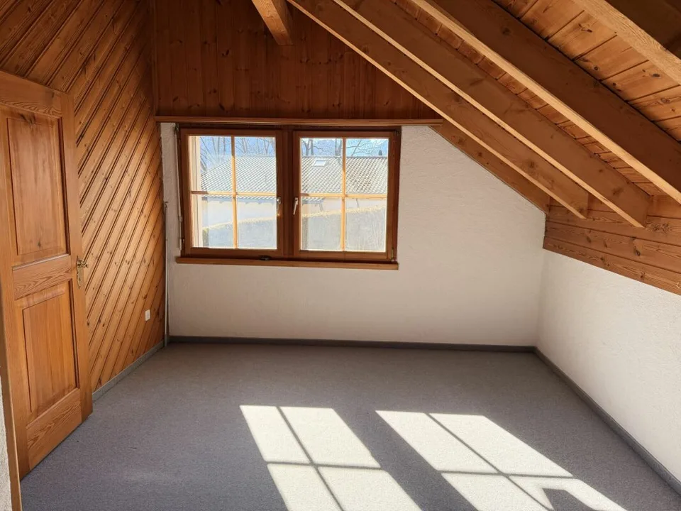 8 ½-Zi.-Einfamilienhaus mit 1 ½-Zi.-Wohnung an idyllischer Wohnlage mit herrlichem Weitblick – Foto 7 von 13