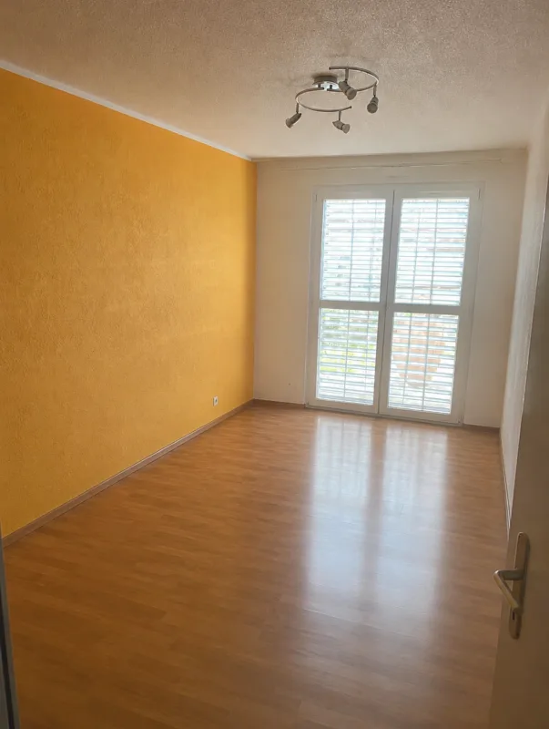4.5-room ground floor apartment with winter garden and garden seating area