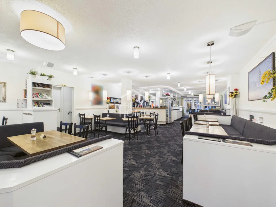 Stilvolles Café & Bistro mit einzigartigem Altstadtflair – Foto 4 von 9
