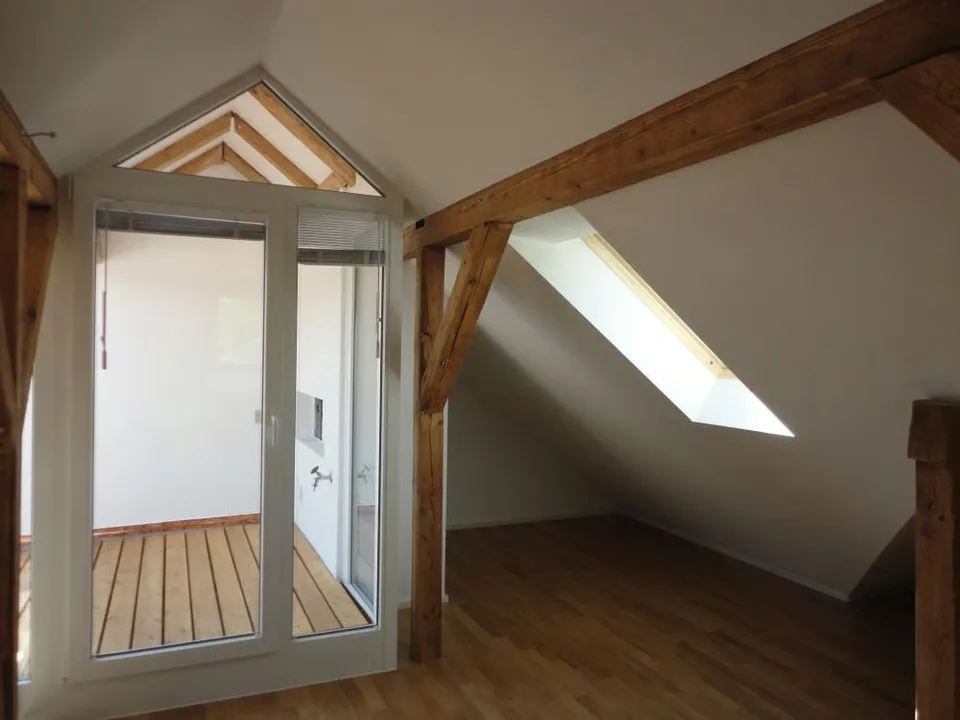Moderno appartamento mansardato di 3,5 stanze con galleria e balcone – foto 10 di 25