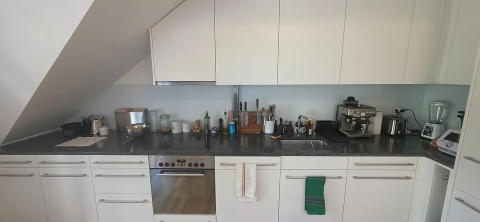 Moderno appartamento mansardato di 3,5 stanze con galleria e balcone – foto 19 di 25