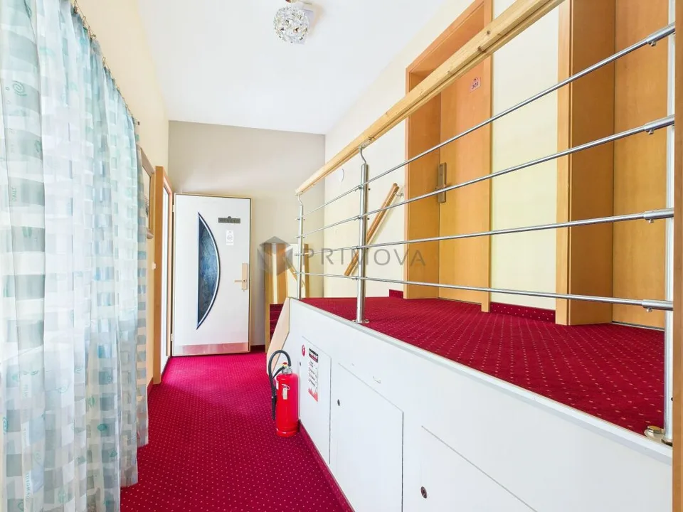 Living by the Lake: Furnished 2.5 Room Holiday Apartment with Panorama Terrace & Parking