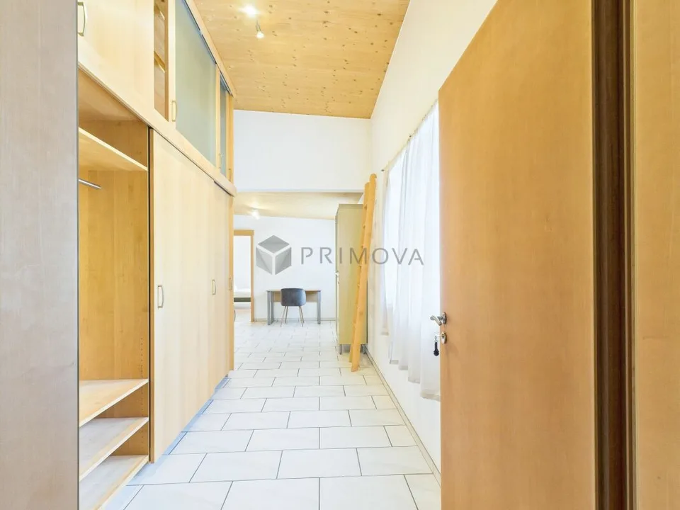 Living by the Lake: Furnished 2.5 Room Holiday Apartment with Panorama Terrace & Parking