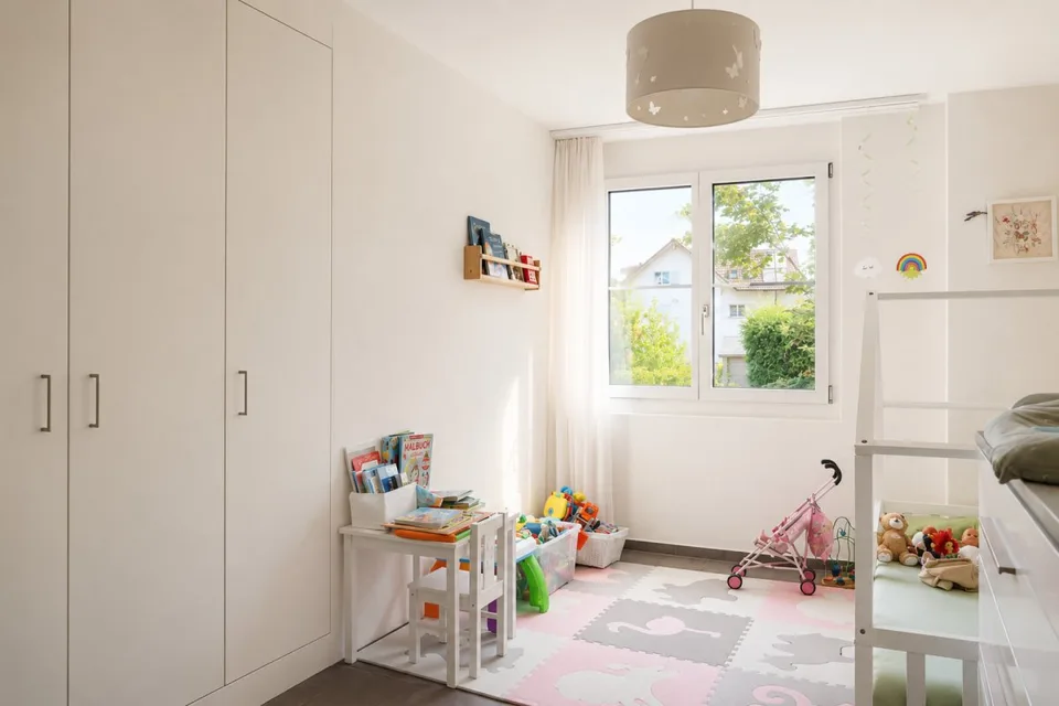 4.5-Zimmer-Eigentumswohnung mit ausgebautem Bastelraum und 2 TG-PP – foto 7 di 17