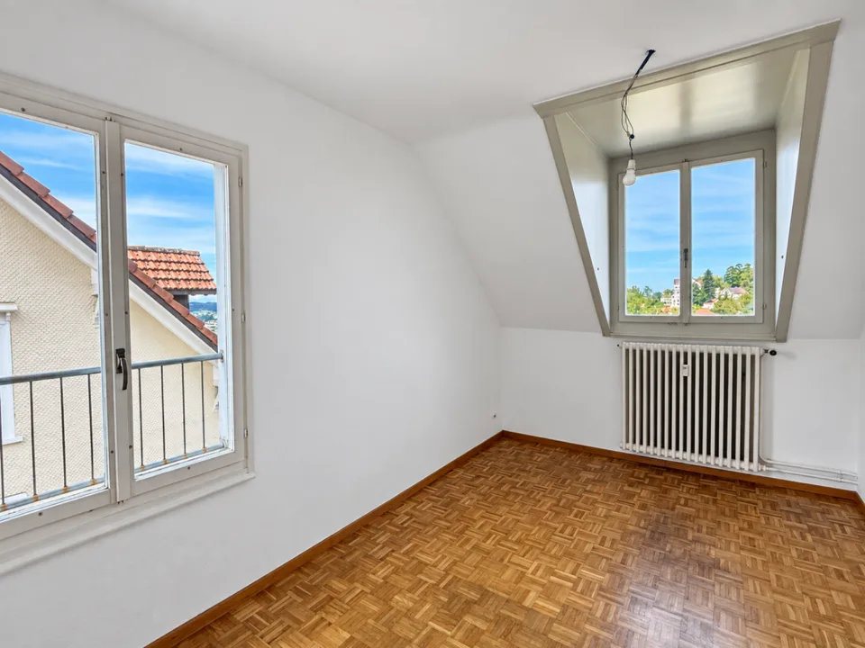 Helle 4-Zimmer Dachwohnung im 3. OG in Zentrumsnähe von St. Gallen