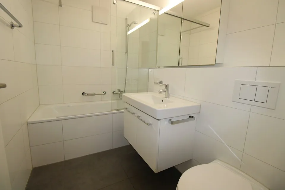 Appartamento moderno con area salotto nel giardino