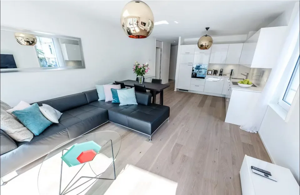 Beautiful high-standard furnished 3.5-room apartment in Montreux with lake view