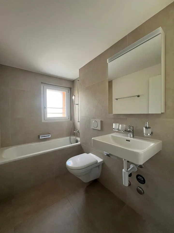 Disponible immédiatement !!! - appartement 3 pièces fraîchement rénové avec balcon