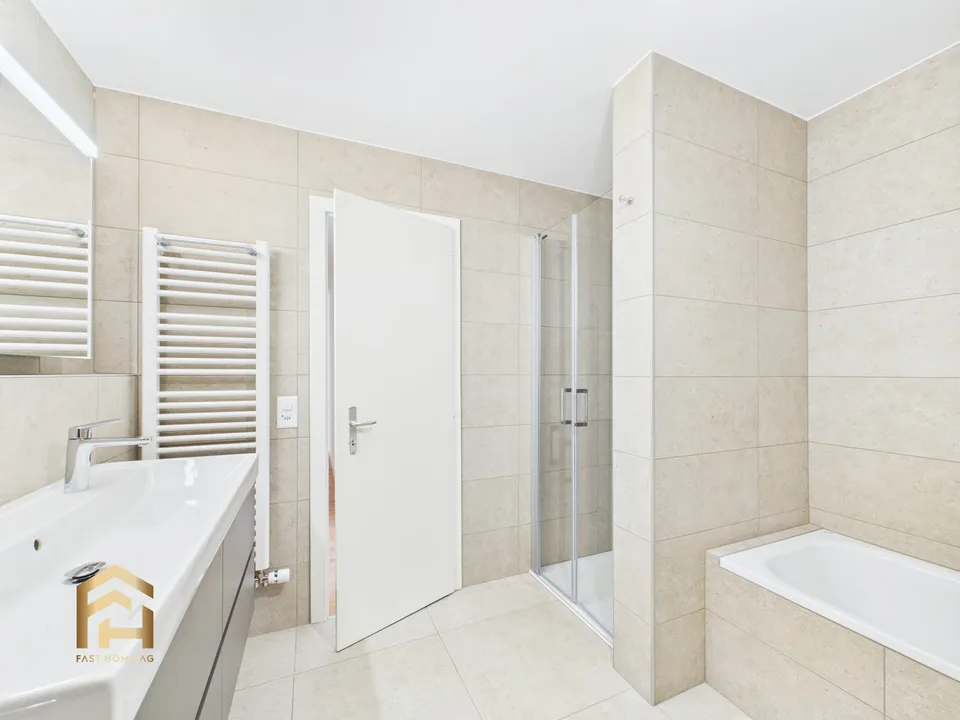 Exklusiv inmitten Visp: Renovierte 5.5ZWG,Umlaufbalkon, Lift&Garage