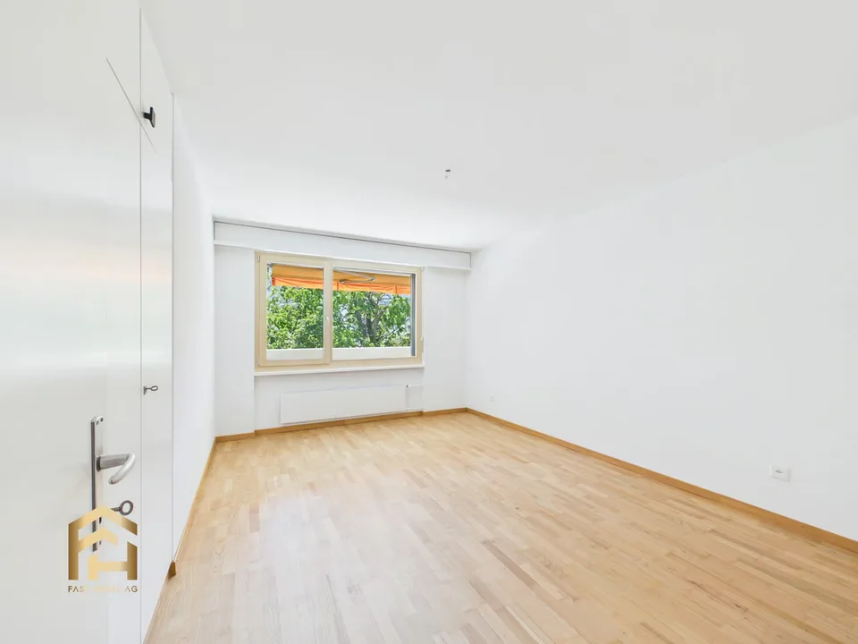 Exklusiv inmitten Visp: Renovierte 5.5ZWG,Umlaufbalkon, Lift&Garage