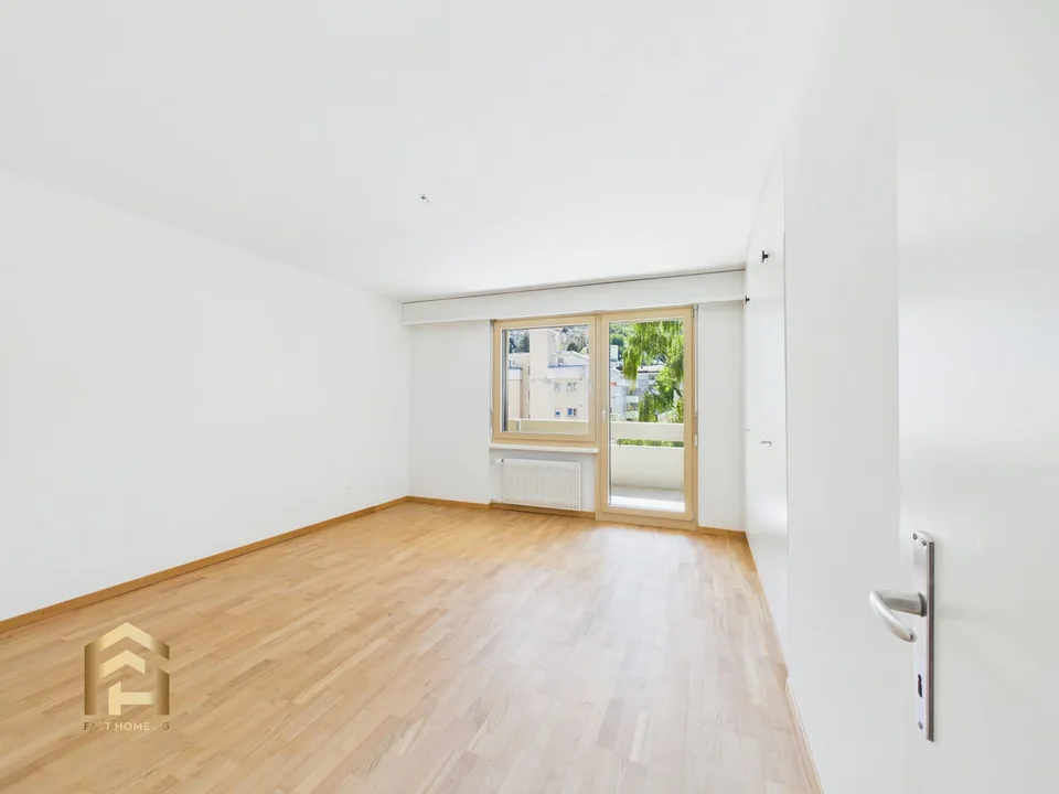 Exklusiv inmitten Visp: Renovierte 5.5ZWG,Umlaufbalkon, Lift&Garage