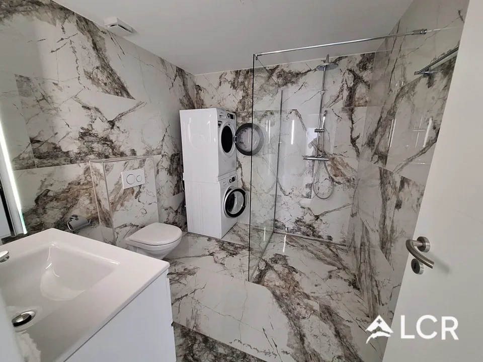 Magnificent 4.5-room apartment / 3 bedrooms / 2 bathrooms / 1 balcony / 2 parking spaces