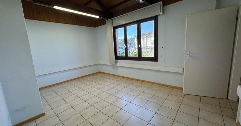 02472 - Commercial space - RTE COTEAU 1-3 - GRANGES-PACCOT – photo 5 of 10