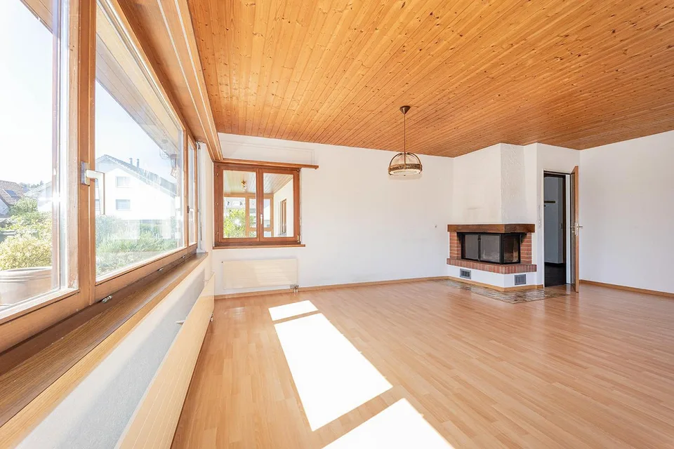 Freistehendes 5,5-Zimmer-Einfamilienhaus mit Wintergarten und attraktivem Grundstück – Foto 7 von 17