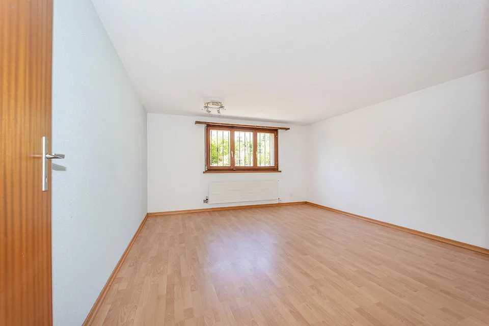 Freistehendes 5,5-Zimmer-Einfamilienhaus mit Wintergarten und attraktivem Grundstück – Foto 14 von 17
