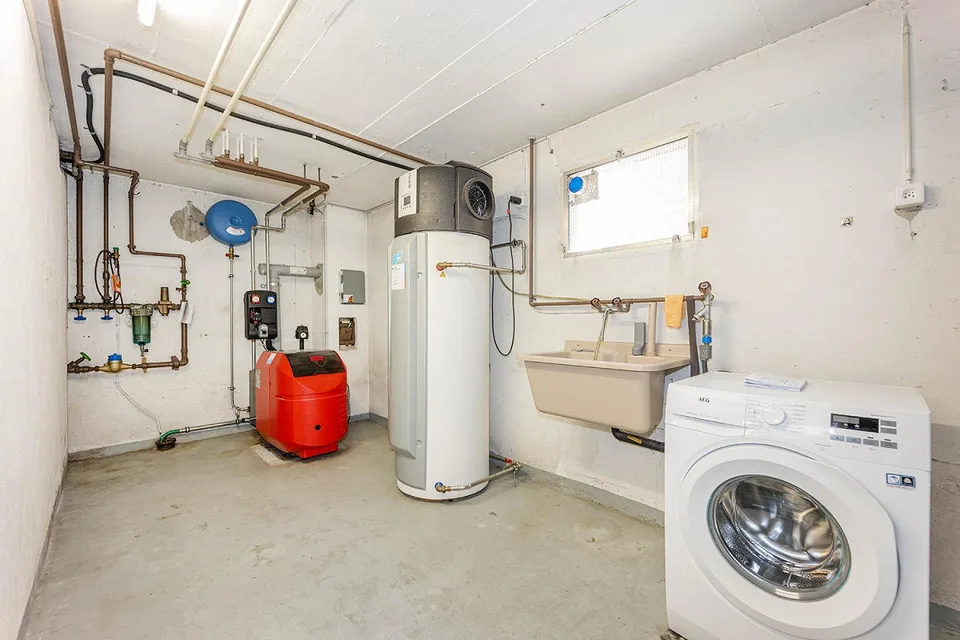 Freistehendes 5,5-Zimmer-Einfamilienhaus mit Wintergarten und attraktivem Grundstück – Foto 15 von 17