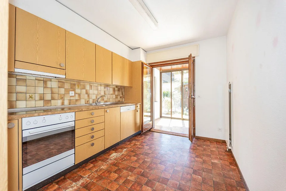Freistehendes 5,5-Zimmer-Einfamilienhaus mit Wintergarten und attraktivem Grundstück – Foto 8 von 17