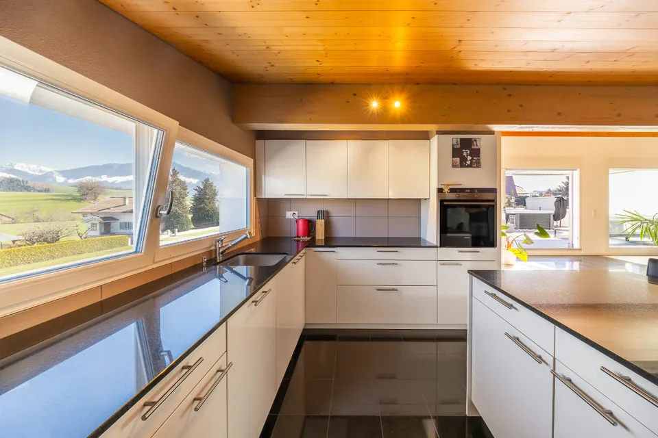 Selten zu verkaufen: Duplex-Penthouse mit großer Terrasse – Foto 9 von 13