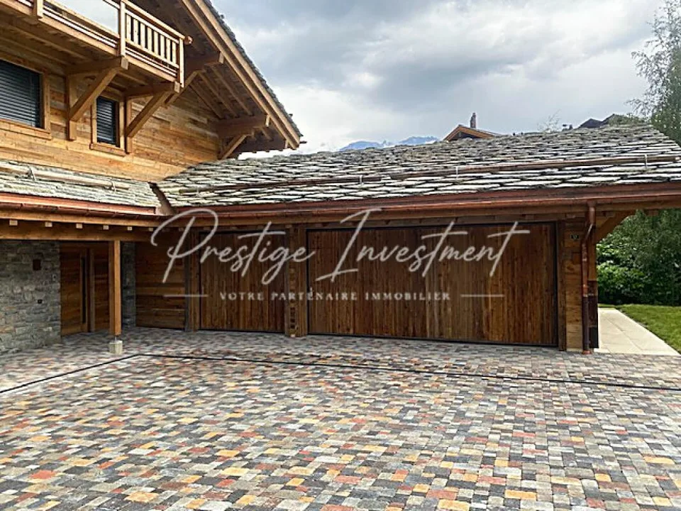 Magnifique Chalet Prestige: le golf en voisin, les Alpes en horizon. – photo 3 sur 13