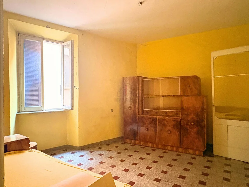 EINZIGARTIGE GELEGENHEIT IM HISTORISCHEN ZENTRUM VON MENDRISIO – Foto 9 von 13