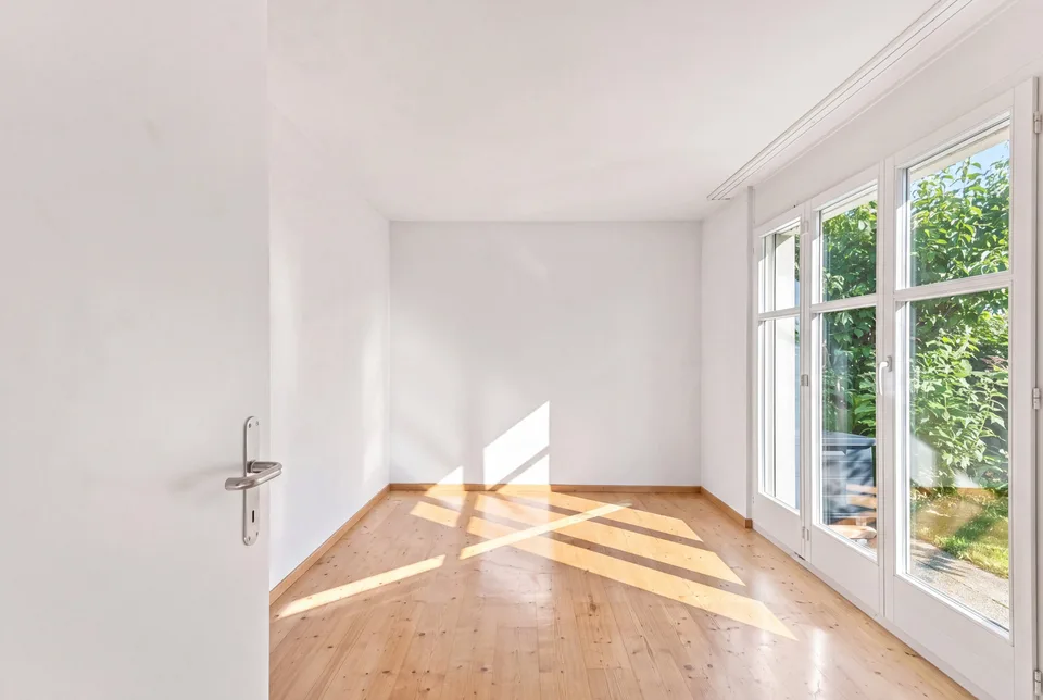 3.5-Zimmer-Gartenwohnung mit Cheminée in Jonen – Foto 6 von 12