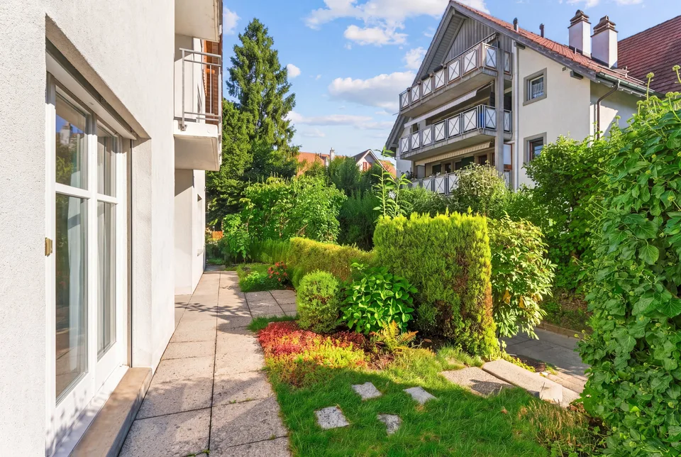 3.5-Zimmer-Gartenwohnung mit Cheminée in Jonen – Foto 10 von 12