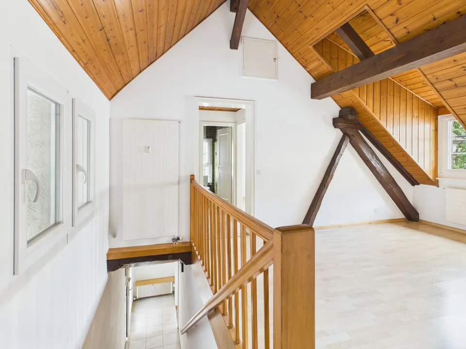 Charmant appartement en duplex avec nouvelle cuisine, machine à laver privée et beaucoup d'espace