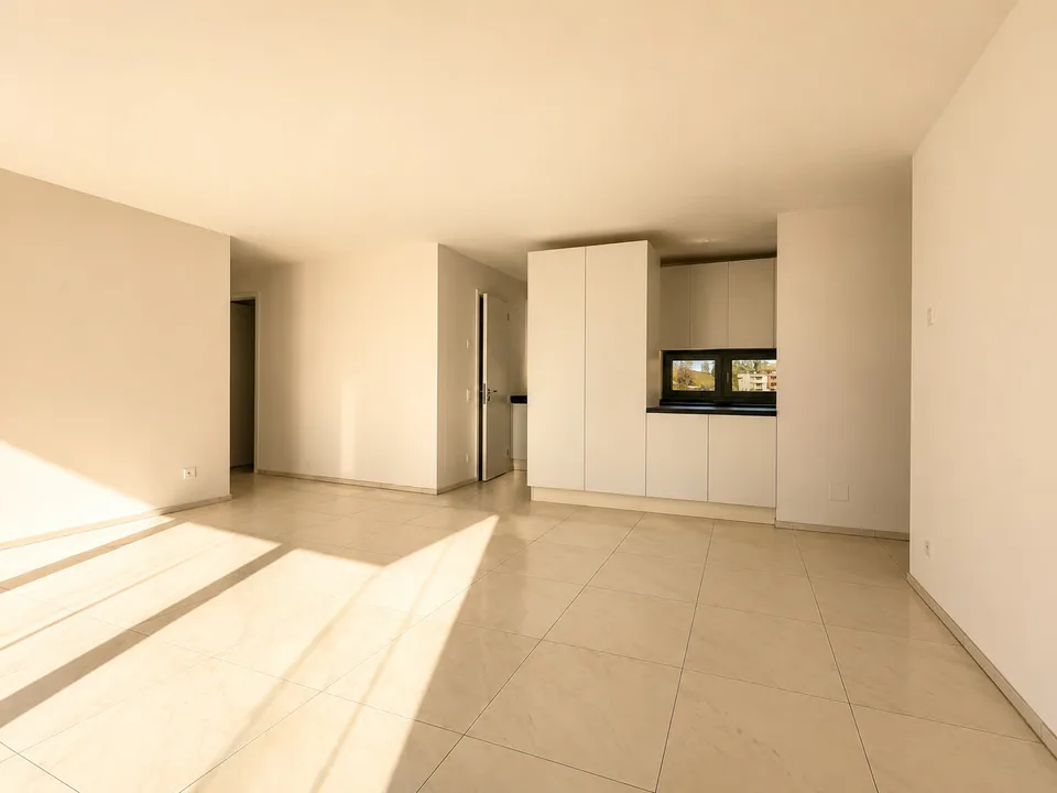 RIVERA - AFFITTASI 4.5 LOCALI CON TERRAZZA VETRATA