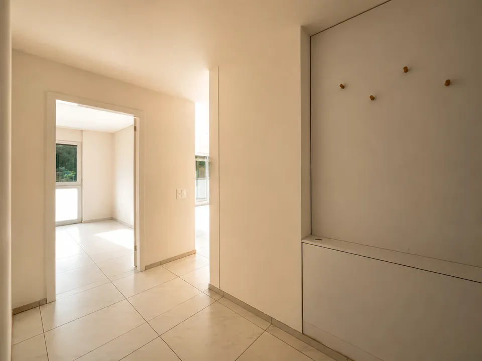 RIVERA - AFFITTASI 4.5 LOCALI CON TERRAZZA VETRATA