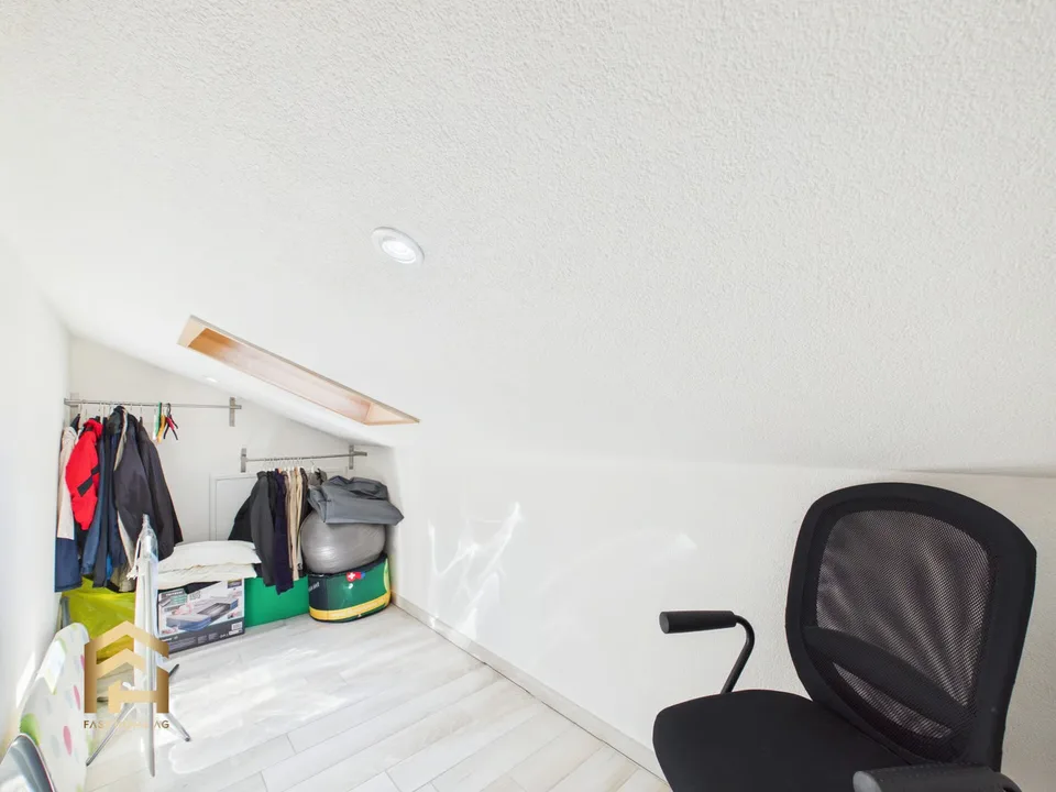 Appartement duplex avec piscine, jardin et vue sur le lac Majeur