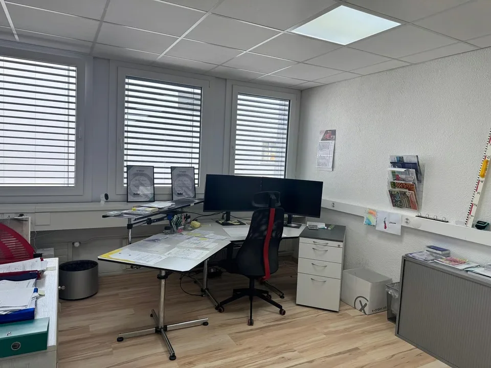 Helles Büro mit 70 m² im 2. OG in Egg – sofort verfügbar – Foto 4 von 7