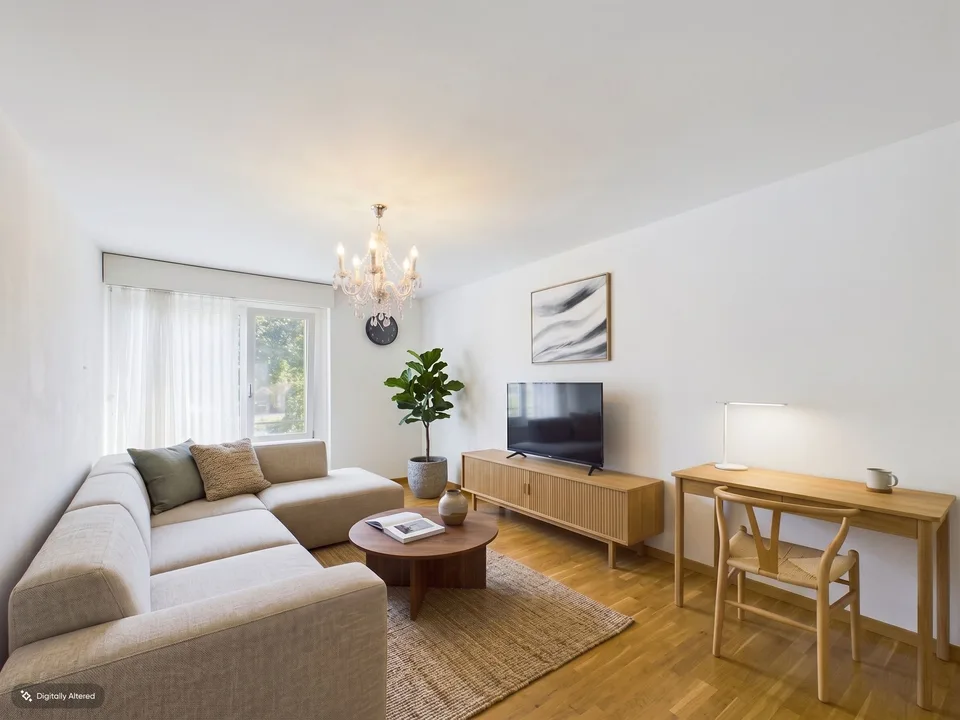 Dream maisonette on two levels: Renovated with underfloor heating, balconies, and indoor parking space – photo 1 of 24