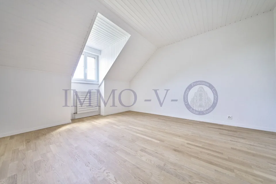 HOCHWERTIGES DUPLEX MIT SCHÖNEM VOLUMEN